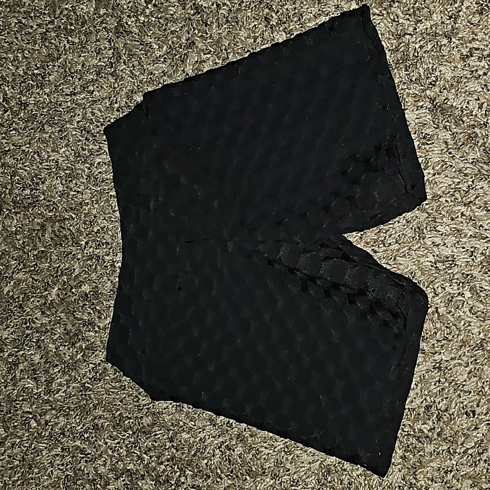 Super cute girls youth shorts. Sz small BKE. BLACK